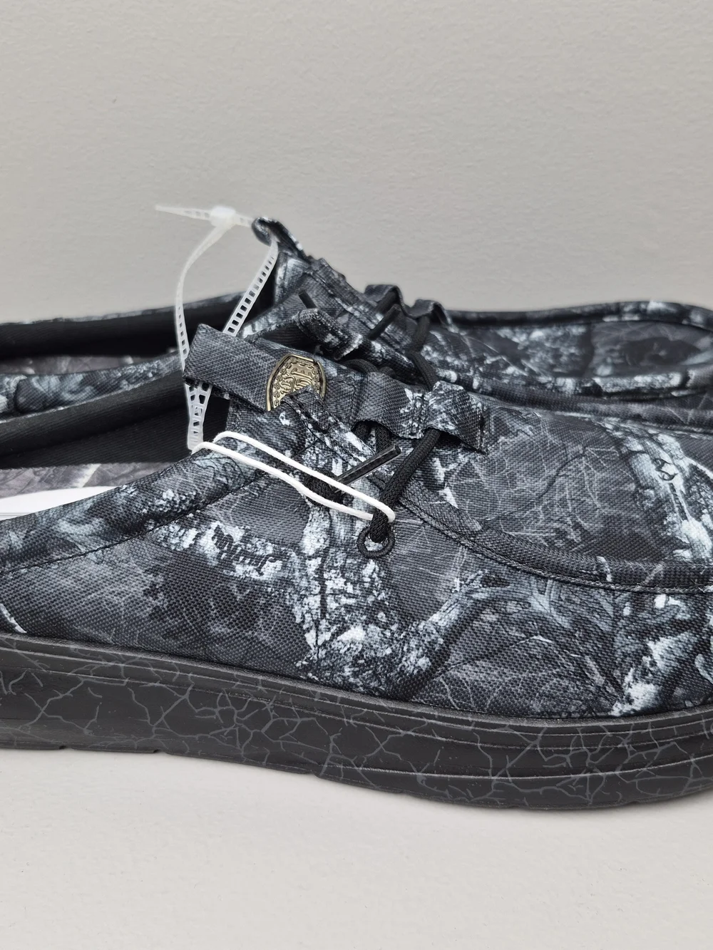 Hey Dude Jelly Roll Wally Comf Slip Limited Edition Black Camo Mens 12US Loafers